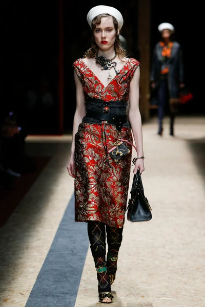 Look 8